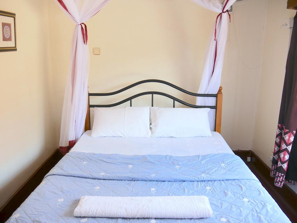 Hotel Acacia City Кампала Екстериор снимка