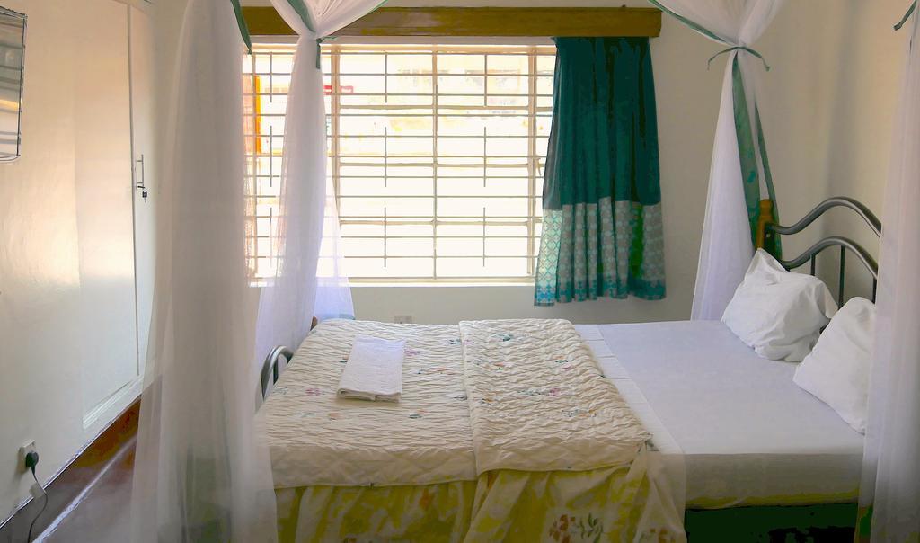 Hotel Acacia City Кампала Екстериор снимка